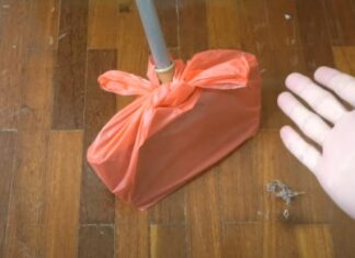“A Quick Fix for a Spotless Home: The Plastic Wrap Broom Hack”