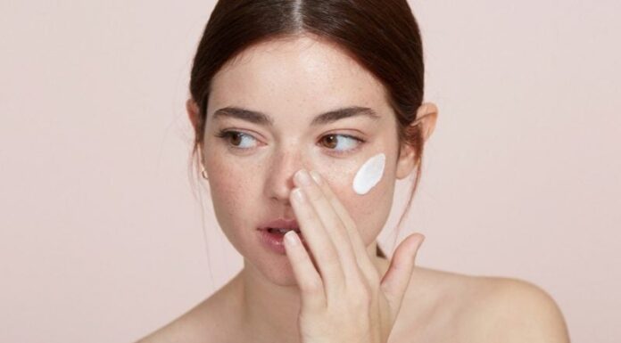 The Ultimate Nighttime Skincare Routine to Combat Dry Autumn and Winter Skin