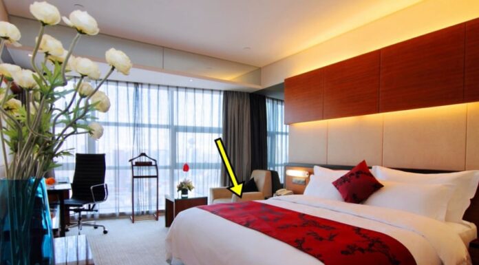 “The Mystery Unveiled: Why Hotels Have Those Small, Horizontal Bedspreads – A Little-Known Fact That Elevates Your Stay”