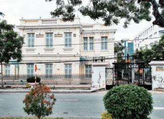 Exploring the Hometown of Vietnam’s First Miss Vietnam in the Mekong Delta: Discovering Breathtaking Natural Scenery and a One-of-a-Kind Theatre