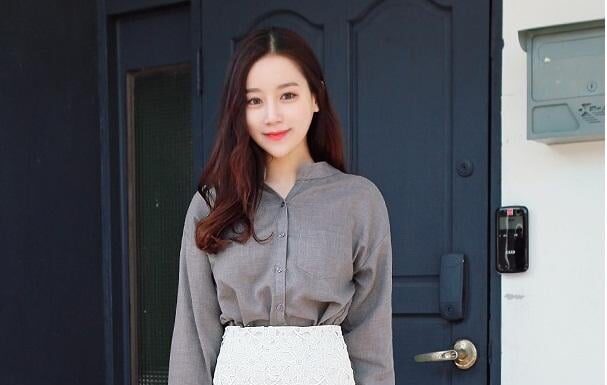 The 7 Items That Are No Longer Fashionable and May Make You Look Out of Touch at the Office