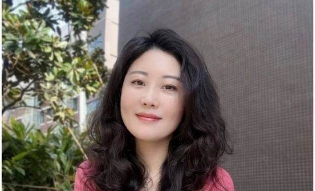 The 3 Style Mistakes That Age You More Than Gaining Weight