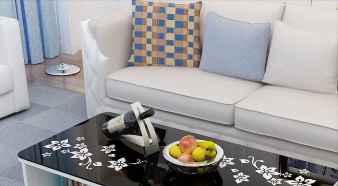 The Four No-Nos for Your Living Room Coffee Table: Avoid These for a Happier, Healthier Home