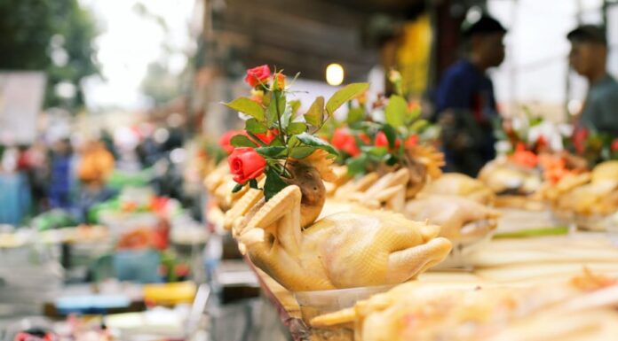 Should You Offer a Rooster During the Mid-Autumn Festival? Many Are Unaware of This Tradition.