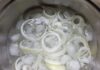 Why Soak Onions in Purified Water During Food Preparation?