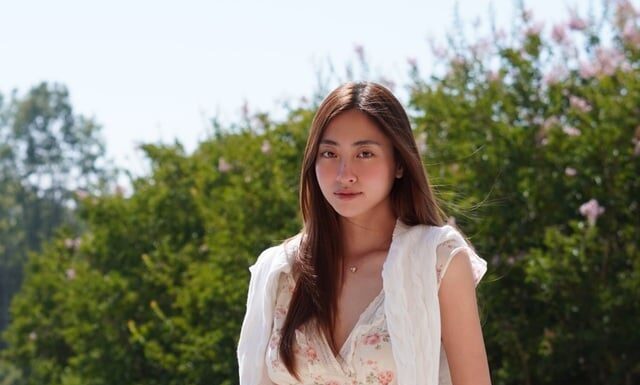 “The Ultimate Guide to Mastering Feminine Prints: Channeling Your Inner Fashion Icon Like Luong Thuy Linh”