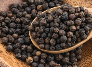 “The Three Spices You Should Never Use When Boiling Meat: A Common Mistake That Ruins Your Dish”