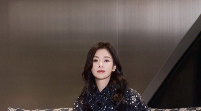 The Ultimate Guide to Mastering Monochrome: Channel Your Inner Song Hye Kyo
