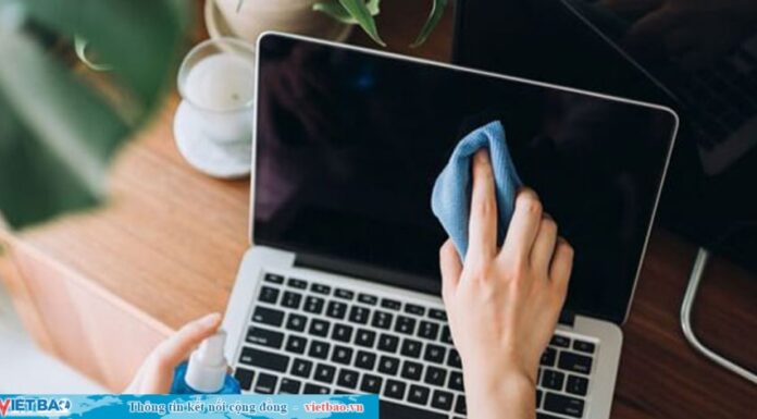 The Ultimate Guide to Cleaning Your Computer Screen: Achieve a Streak-Free and Pristine Finish with This Surprising Hack