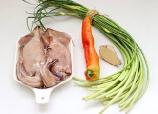 “A Tasty and Healthy Stir-Fry: Squid with Nature’s Antibiotic”