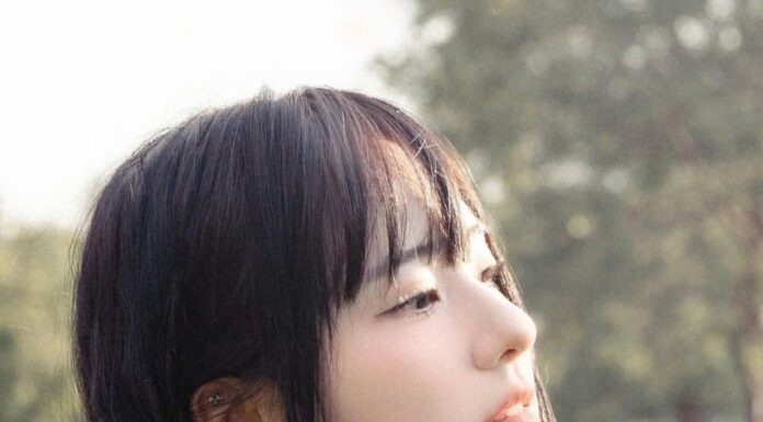 The Ultimate Guide to Clear Skin: 4 Tips to Banish Those Pesky Pimples for Good and Achieve a Radiant Complexion