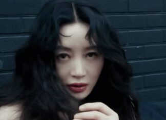 The Ageless Korean Beauty: Over 50 and Still Turning Heads with Her Timeless Looks and Enviable Figure