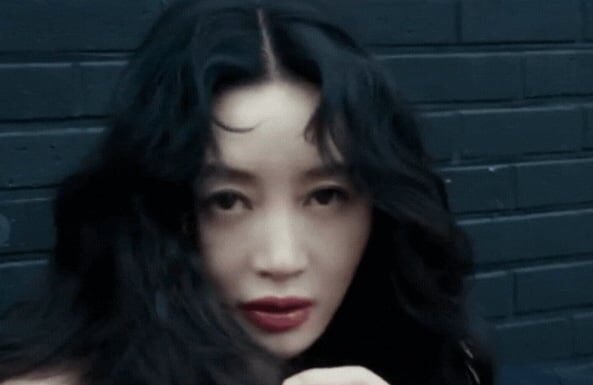 The Ageless Korean Beauty: Over 50 and Still Turning Heads with Her Timeless Looks and Enviable Figure