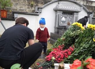 The 3 People Who Don’t Visit Their Children’s Graves, Even Though They’re Now Rich