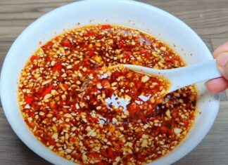 The Secret to a Perfect Vietnamese Dressing: Mastering the Art of Spice Blending for a Tasty Twist.