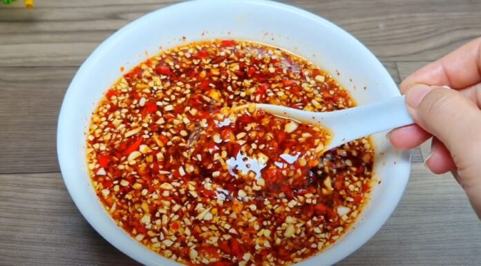 The Secret to a Perfect Vietnamese Dressing: Mastering the Art of Spice Blending for a Tasty Twist.