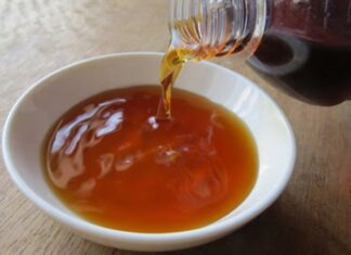 The Ultimate Guide to Using This Condiment: Dipping, Filling and Cleaning!