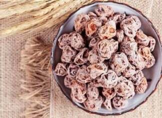 How to Spot Unnatural Preservatives in Plum Candy