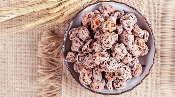 How to Spot Unnatural Preservatives in Plum Candy