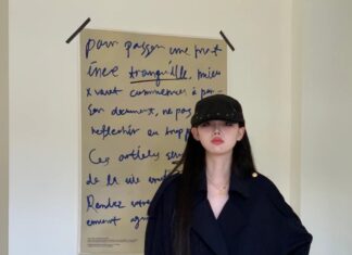 The Ultimate Guide to Styling Trench Coats for Petite Figures This Fall: Mastering the Art of Elegance with Short Trench Coats and Four Types of Trousers.