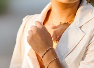 The Golden Touch: Unveiling the Ancient Secret to Beauty and Wealth.