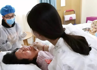 The Startled Delivery Room: A Husband’s Slapping Response to His Wife’s Labor Pain Exclamation