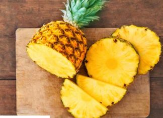 The Ultimate Guide to Pineapple Preparation: Soak It in a Special Solution to Avoid a Tingling Tongue.