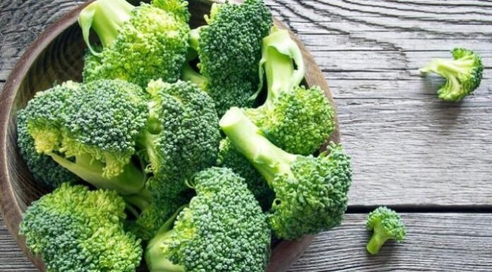 The Ultimate Guide to Cleaning Cauliflower: A Simple Trick to Remove Pests and Dirt