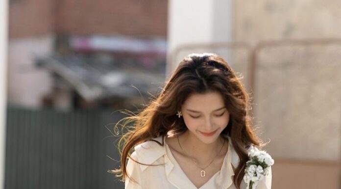 The Ultimate Guide to Summer Styling: 4 Ways to Wear Your Shirt with a Fashionable Twist