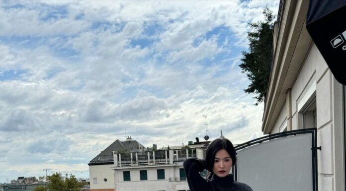 “Ageless Style: Song Hye Kyo Shows Us How to Rock Dark Shades with a Youthful Twist”