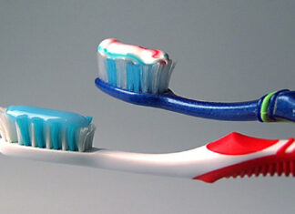 Why Do Toothbrush Bristles Usually Have 2 or 3 Colors?