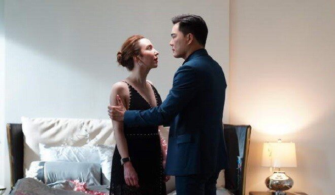 The Suspicious Stain: A Husband’s Jealousy Unveiled