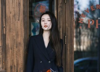 The Ultimate Style Guide: 3 Ways to Wear a Vest and Look Like a Fashionista