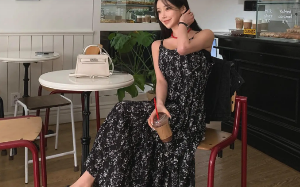 10 Timeless Tips to Style Printed Dresses and Revamp Your Wardrobe