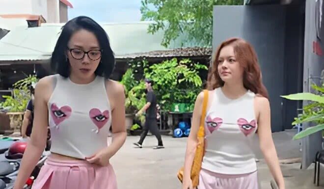 The Ultimate Style Twins: When “Accidental Twinning” Occurs, Who Wore it Better? – A Comparison Between Tóc Tiên and Phạm Quỳnh Anh