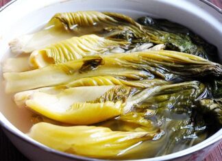 The Perfect Pickle: A Step-by-Step Guide to Crisp, Delicious Fermented Cucumbers