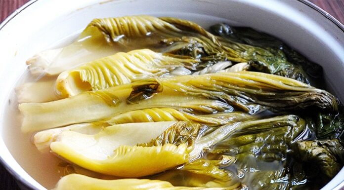 The Perfect Pickle: A Step-by-Step Guide to Crisp, Delicious Fermented Cucumbers