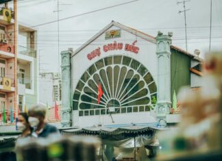 The Vibrant An Giang Floating Market: A Source of Pride for the “Fish Sauce Capital”