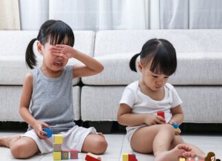 “How to Help Your Child Cope with Loss: A Parent’s Guide to Empathy and Support”