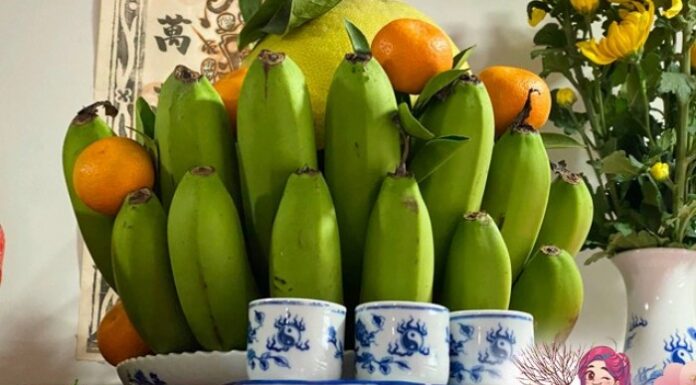 Why Do Green Bananas Ripen So Quickly After Being Picked? Are They Safe to Eat?
