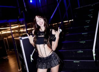 “Lisa from BLACKPINK Shines with Her Versatile Style During Her Asia Fan Meeting Tour”