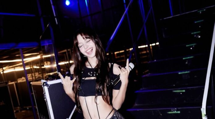 “Lisa from BLACKPINK Shines with Her Versatile Style During Her Asia Fan Meeting Tour”