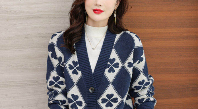 The Perfect Combo for Women Over 40: Chic and Stylish for Cold Days