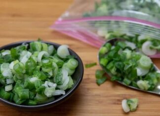 “Handy Hacks” to Keep Your Herbs Fresh During a Pandemic