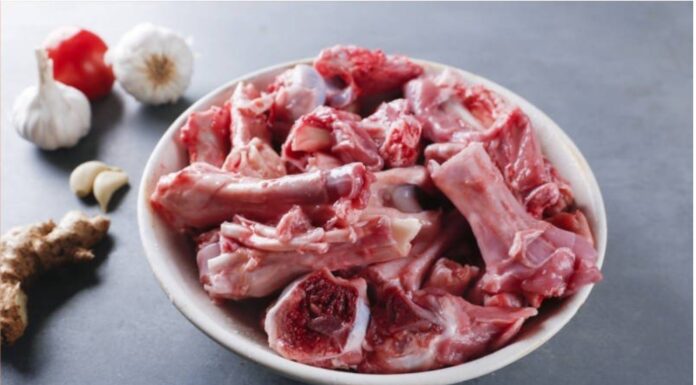 The Ultimate Guide to Selecting the Freshest Pork Bones: Impressing Even the Butcher