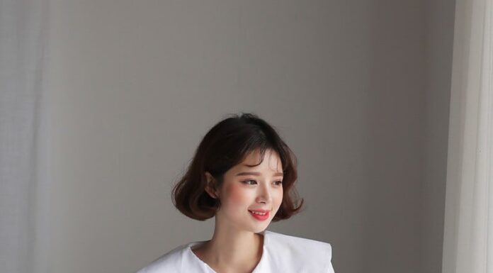 The Ultimate Guide to Styling: What Not to Wear if You’re Over 35