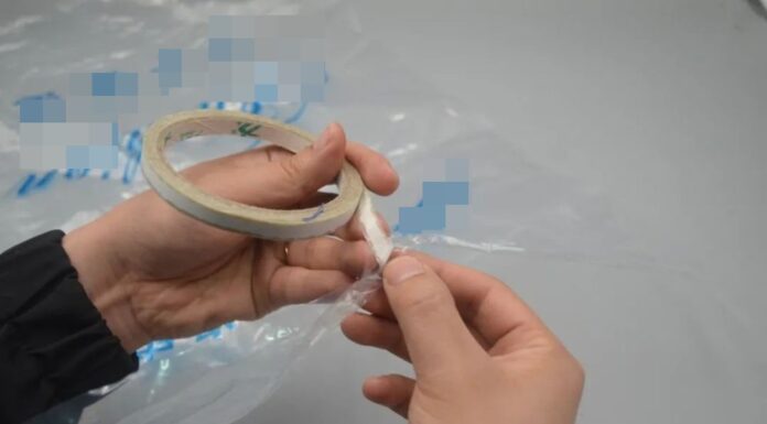 The Ultimate Hack: Double-Sided Tape on Plastic Bags, a Simple Yet Unthought-of Solution