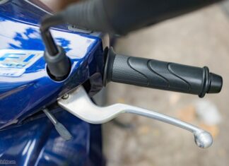 The Secret Superpower of the Scooter’s Rear Brake Lever