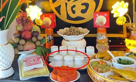 The Magic of the Salted Rice Jar on the Ancestral Altar: Unveiling the Ancient Practice for Abundant Wealth and Prosperity