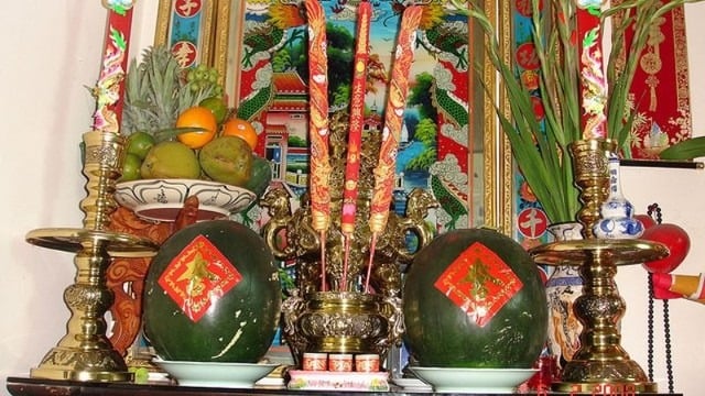 The Art of Floral Arrangement for Ancestral Altars: Unlocking Prosperity and Fortune for Your Family